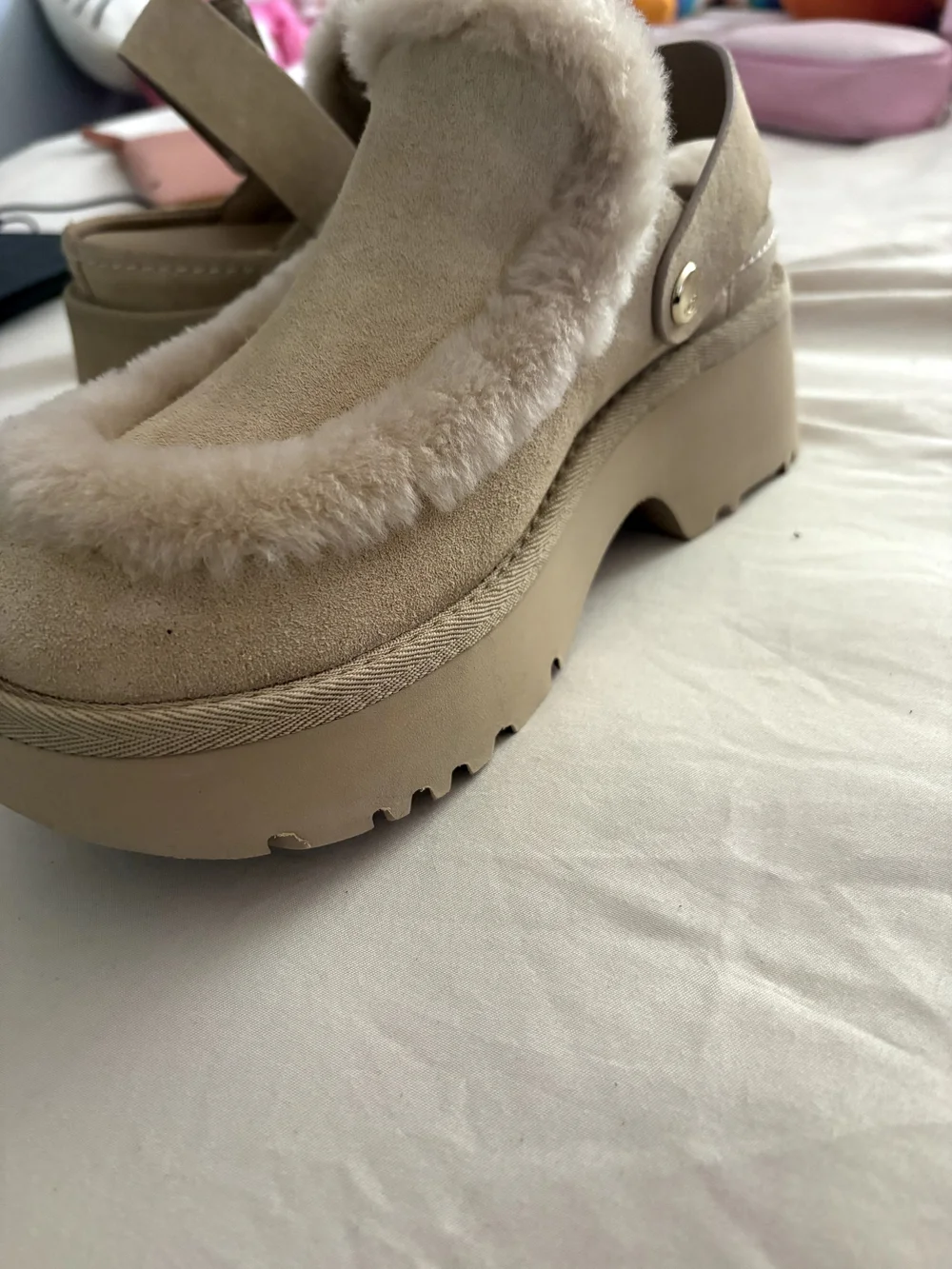 UGG Esmee Clogs Size 9 Never Worn!